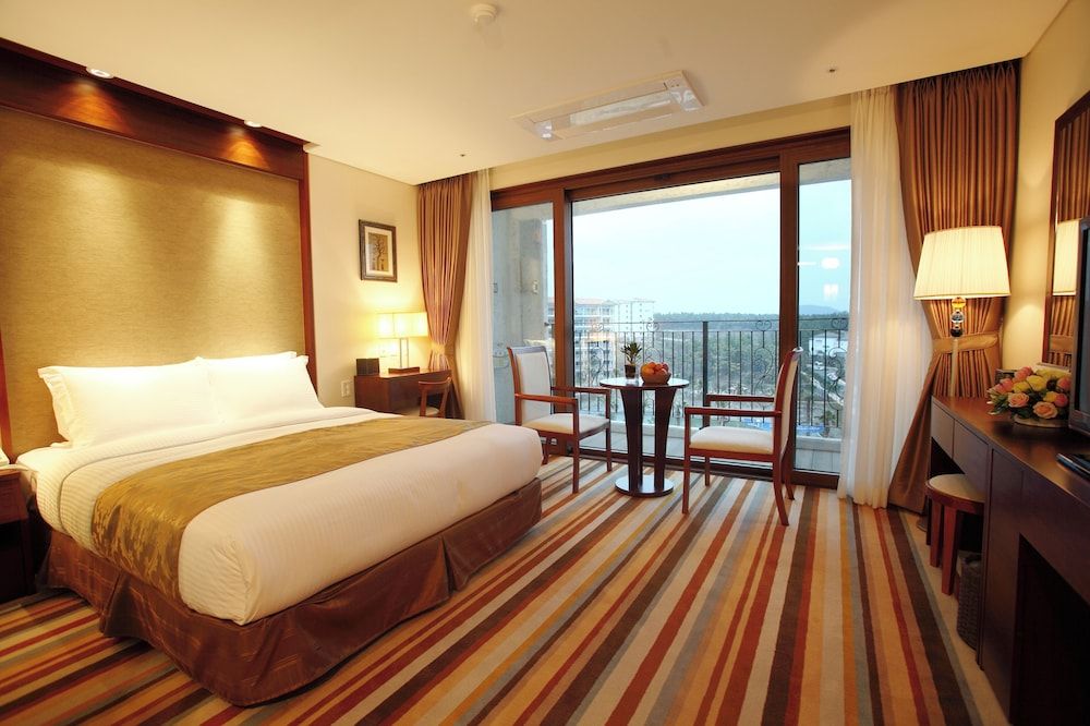 Raon Hotel & Resort Deluxe Twin Room, Sea View 4