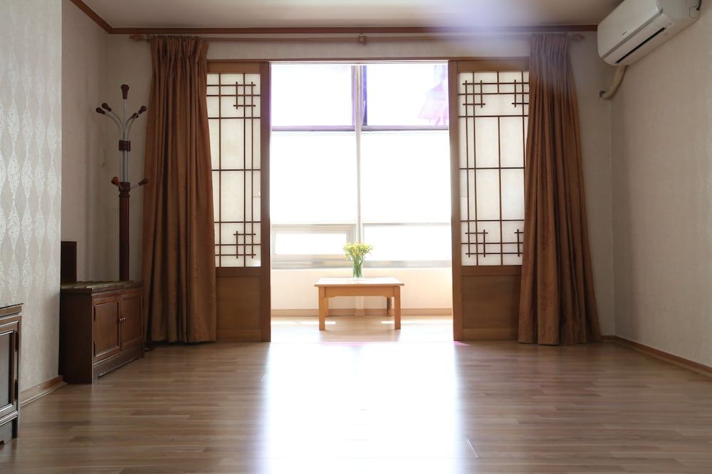 Danyang Tourist Hotel Edelweiss Deluxe Room (Ondol) 4