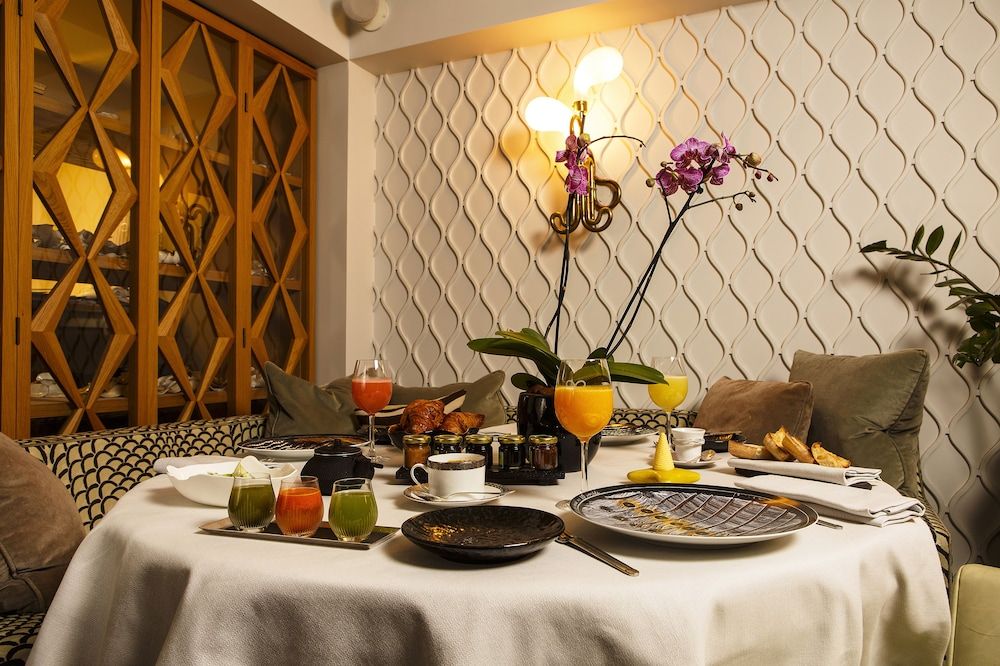 undefined Hotel Thoumieux 9