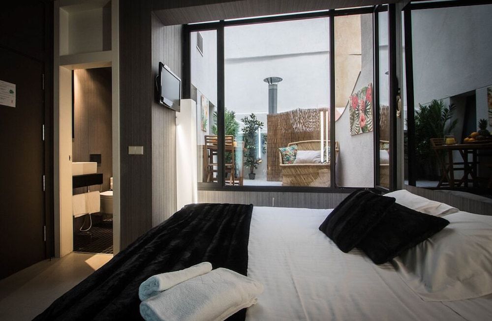 Cosy Rooms Embajador Double Room 5