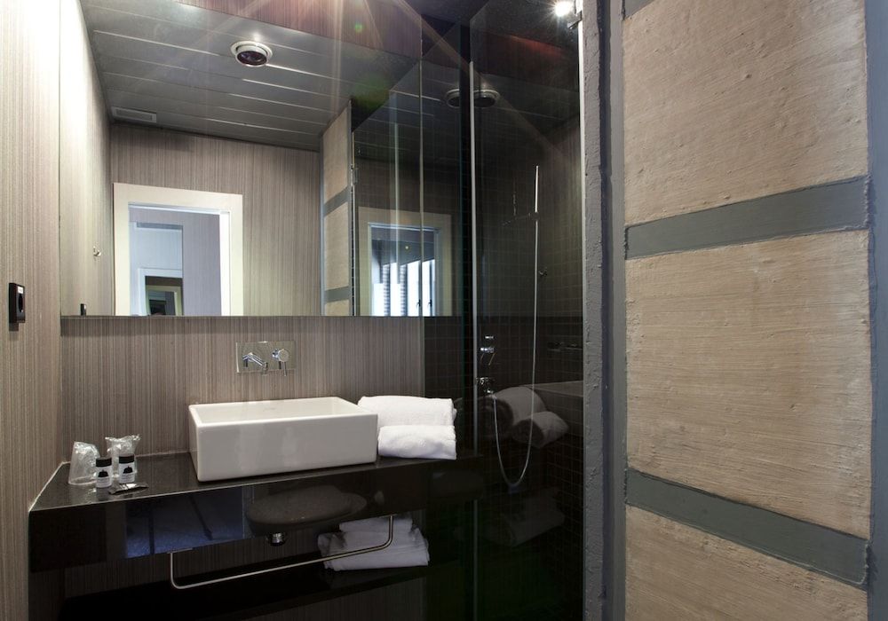 Cosy Rooms Embajador Double Room 11