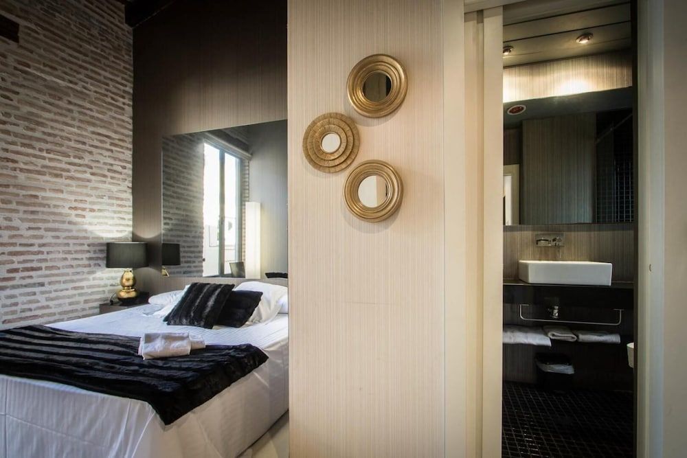 Cosy Rooms Embajador Double Room 7