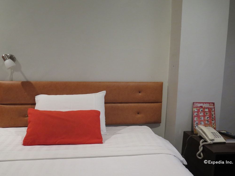 Cinfandel Suites Standard Single Room, 1 King Bed 5