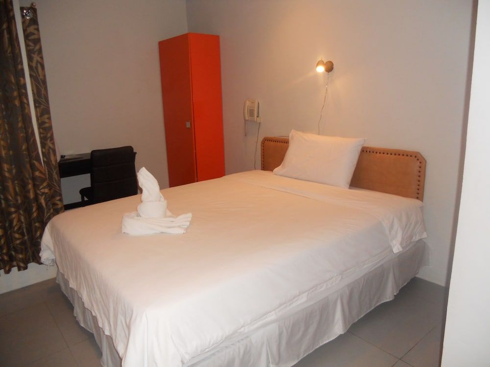 Cinfandel Suites Standard Single Room, 1 King Bed 3