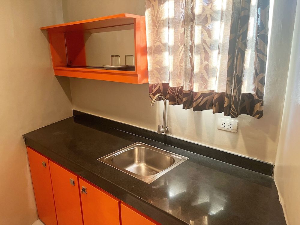 Cinfandel Suites Standard Twin Room 11