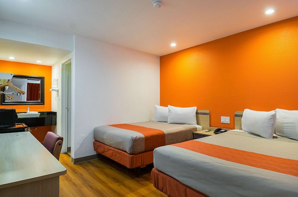 Standard Room, 2 Double Beds, Non Smoking