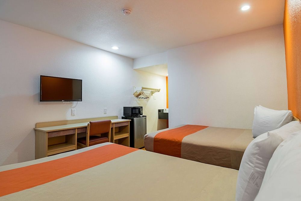 Standard Room, 2 Double Beds, Non Smoking