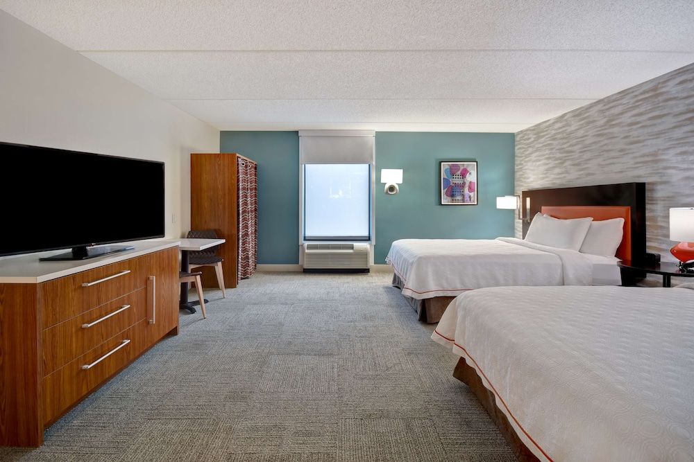 Studio, 2 Queen Beds, Bathtub