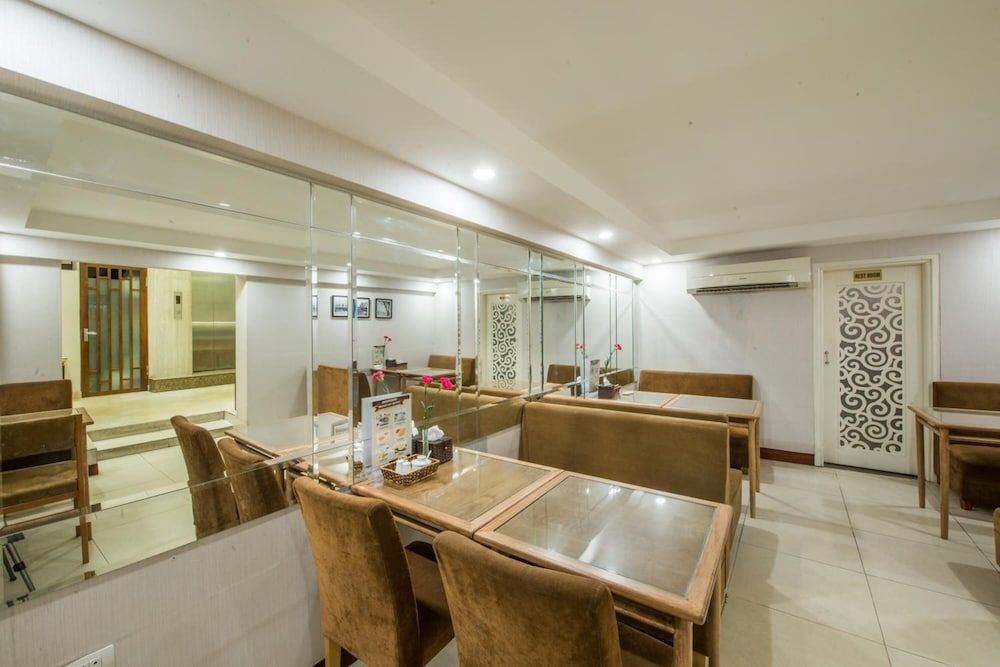 undefined Rising Dragon Villa Hotel 4