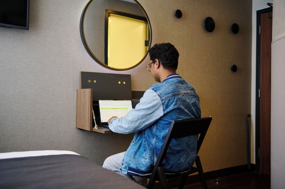 Point A Hotel London Liverpool Street Double Room, No Windows 10