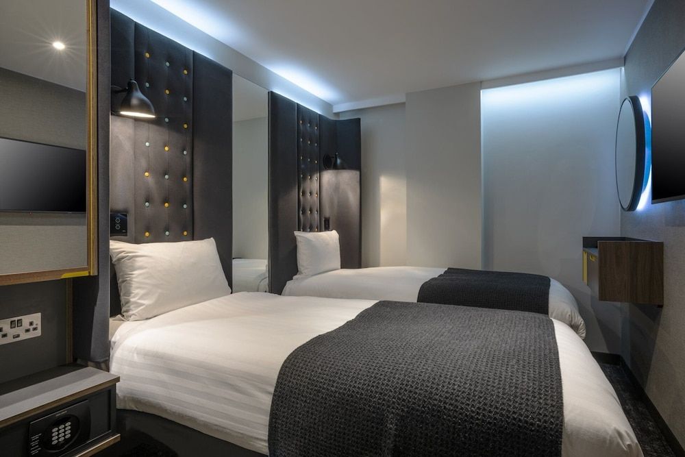 Twin Room, No Windows