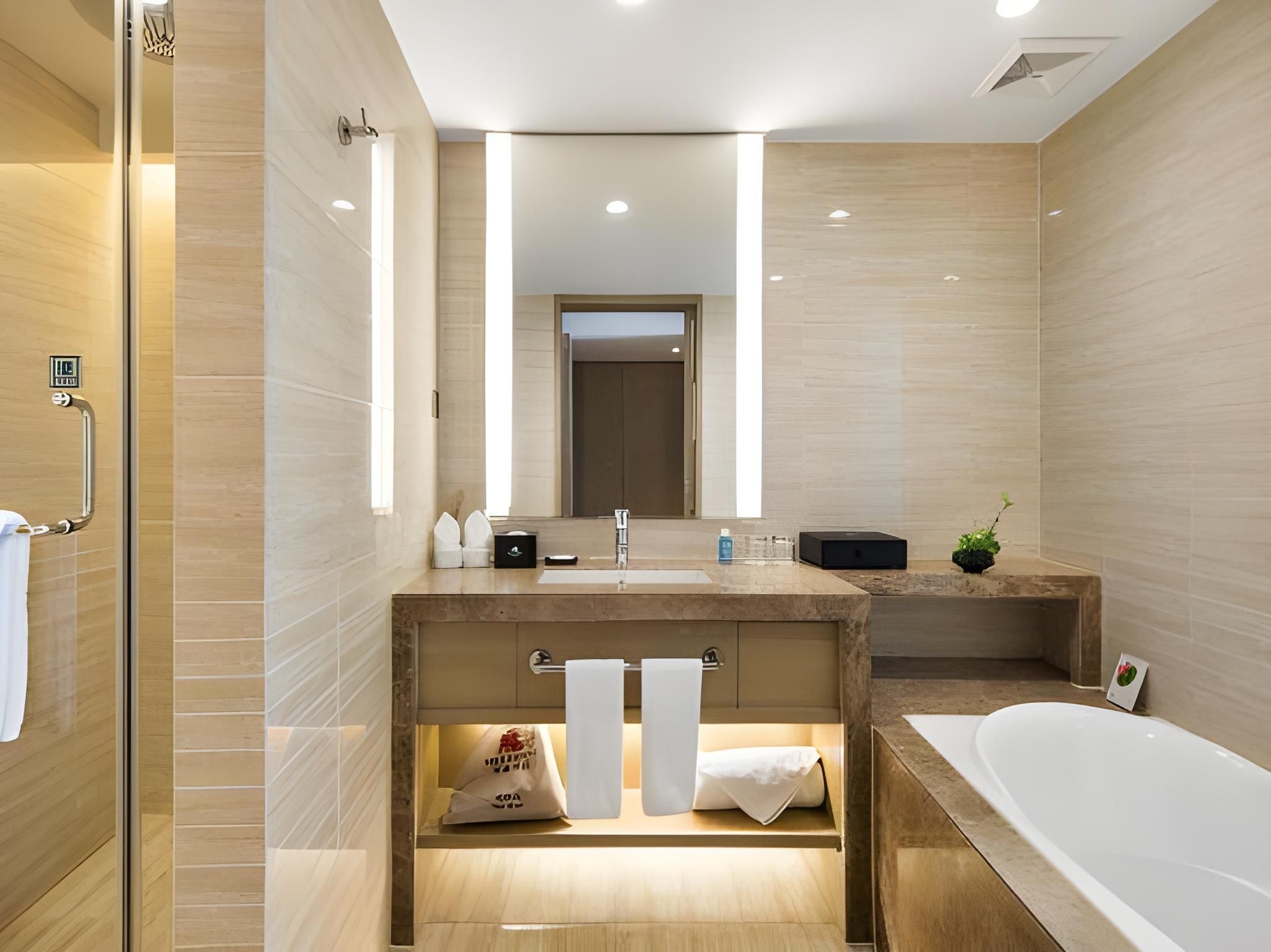 undefined THE L.A.HOTEL 8