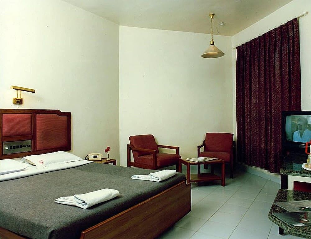 Hotel Ashish Plaza Deluxe Room 5