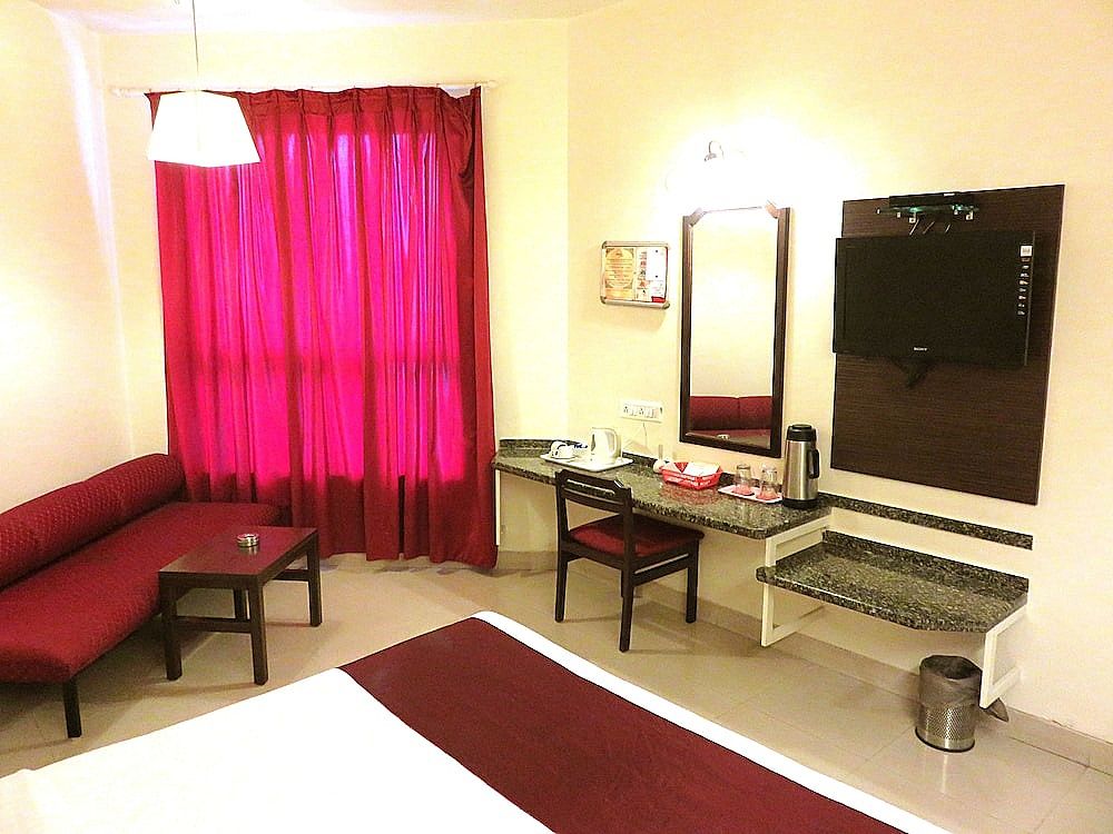 Hotel Ashish Plaza Deluxe Room 3