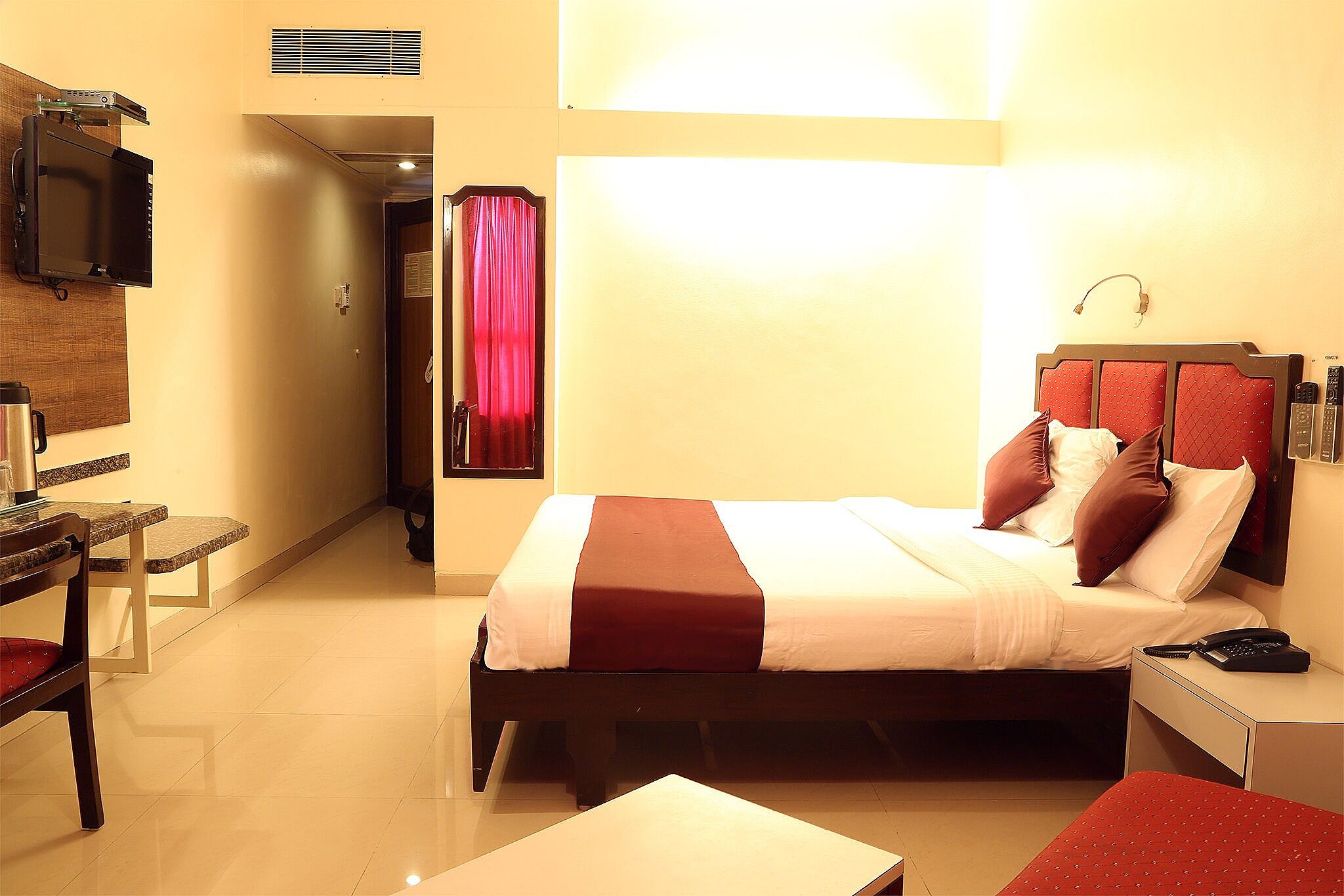 Hotel Ashish Plaza Deluxe Room 7