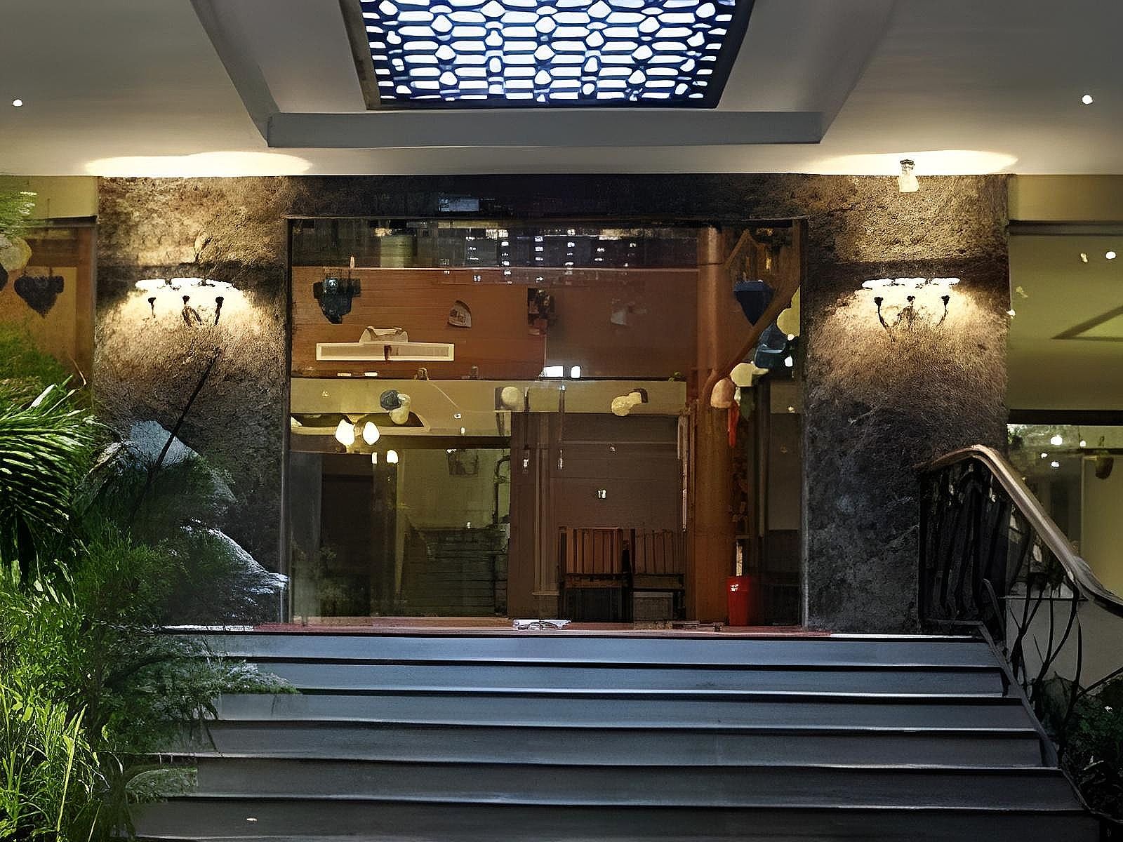 undefined Hotel Excellency 6