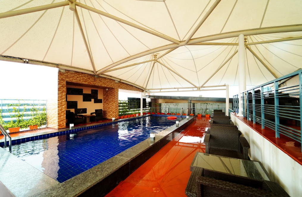 Swimming pool