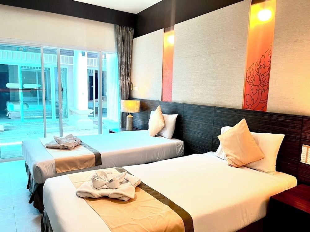 Al's Resort Courtyard Studio Twin Beds 3