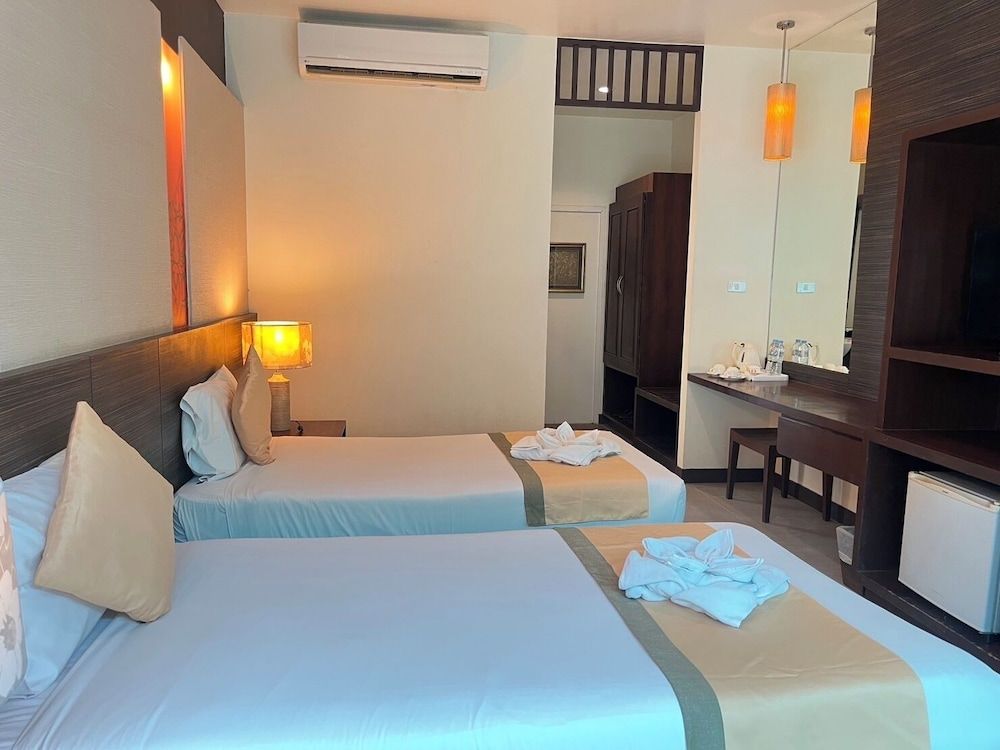 Al's Resort Courtyard Studio Twin Beds