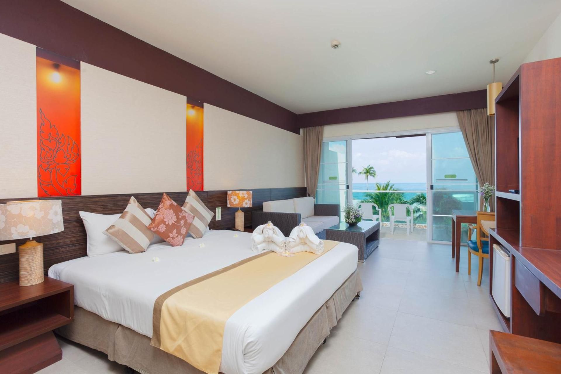 Deluxe Balcony Sea View - King Bed