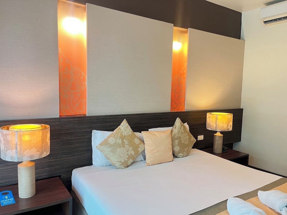 undefined Al's Resort 10