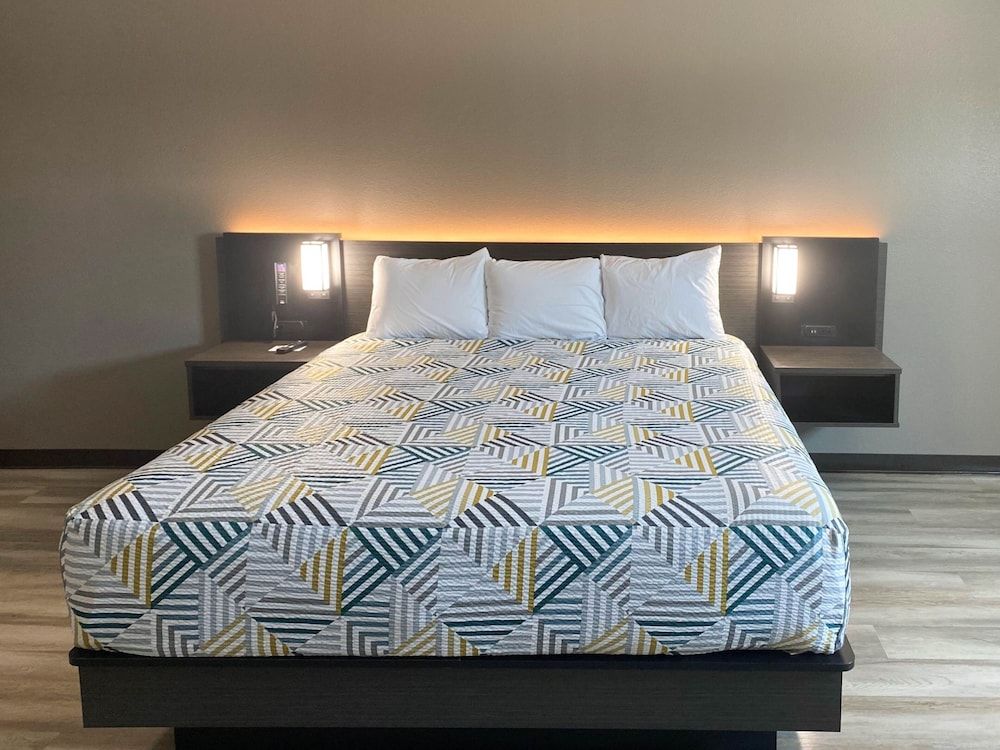 Standard Suite, 1 King Bed, Non Smoking