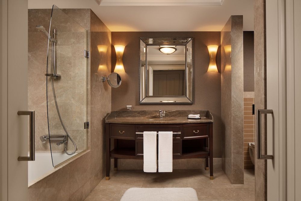 Istanbul Marriott Hotel Pendik Deluxe Room, 1 King Bed, City View 3