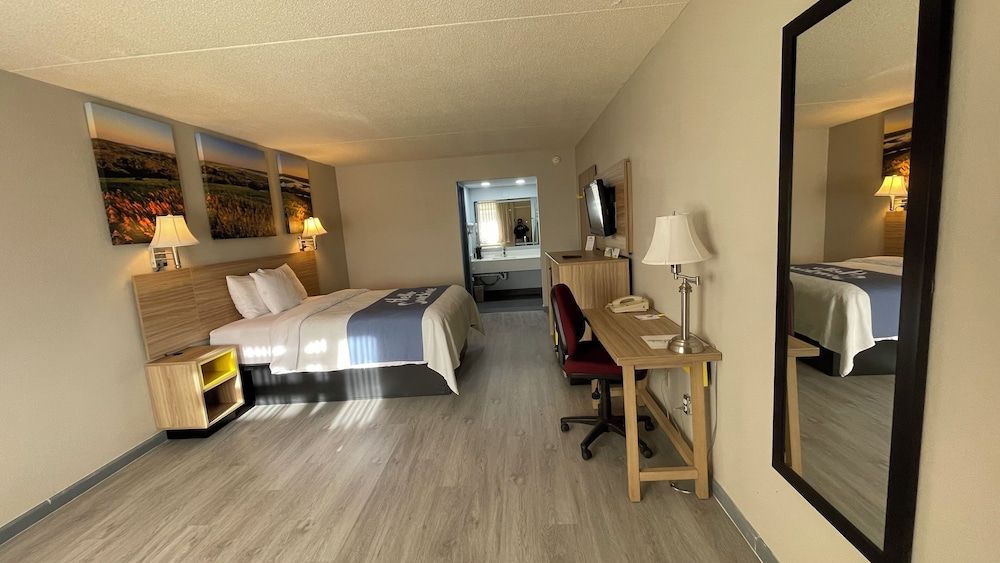 Room, 1 Queen Bed, Non Smoking