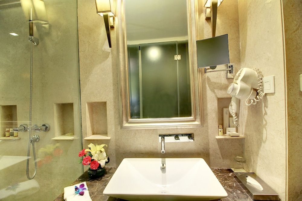 Executive King Suite