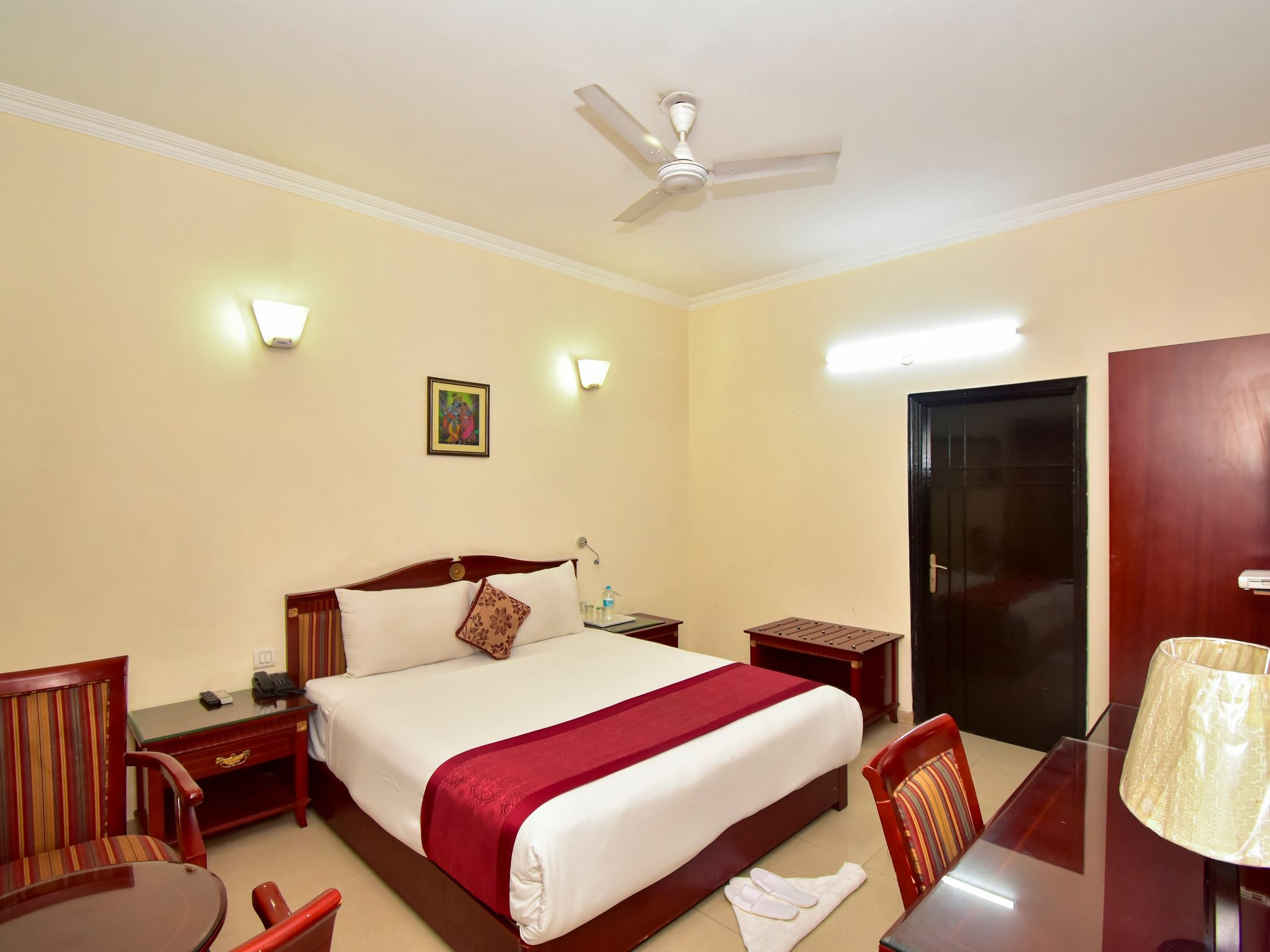 Hotel Kridha Residency Deluxe Room 3