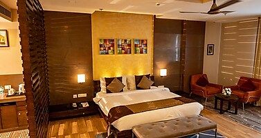 1 King Bed Suite Non Smoking