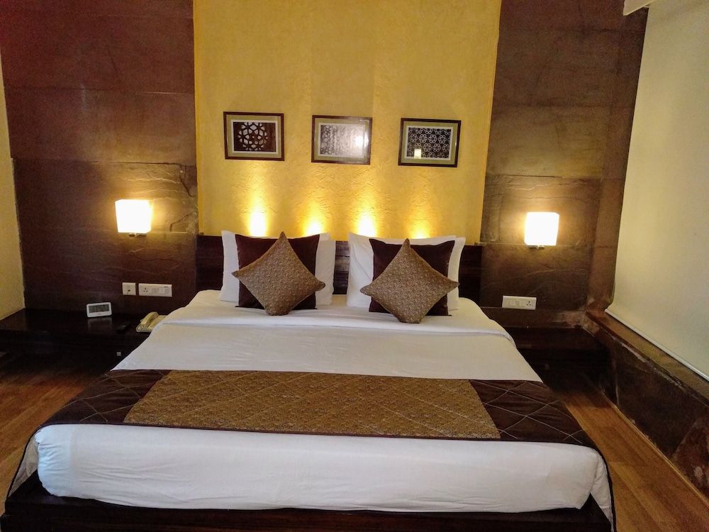 1 King Bed, Presidential Suite, Non-Smoking