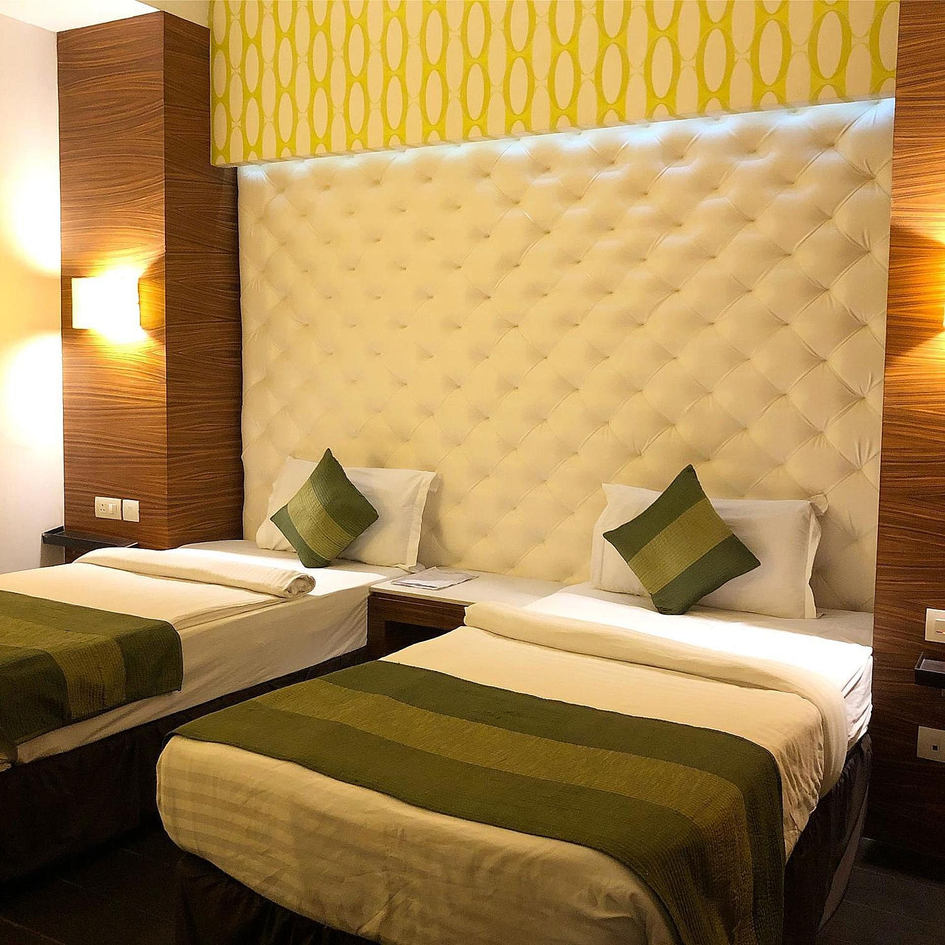 Ivory 32 Executive Room 7