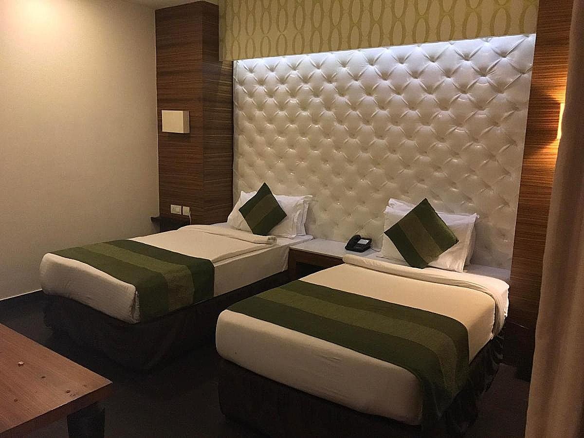 Ivory 32 Executive Room 9