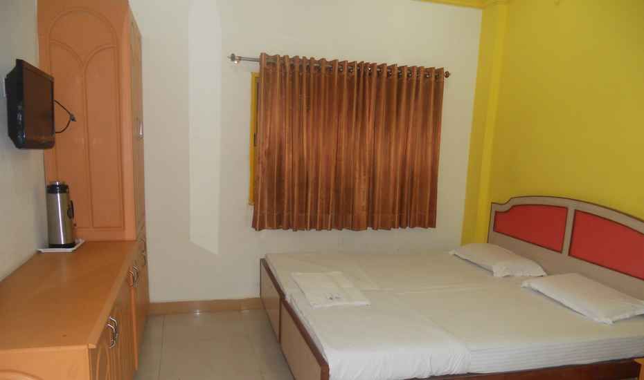 Hotel Vikram Ac Double Bed Room 2