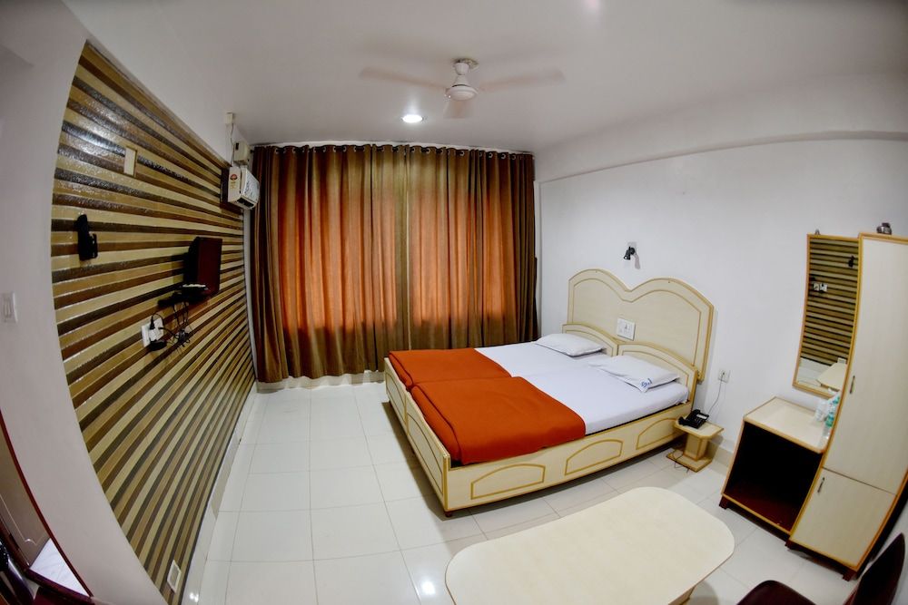 Hotel Sharada International Standard Room 4