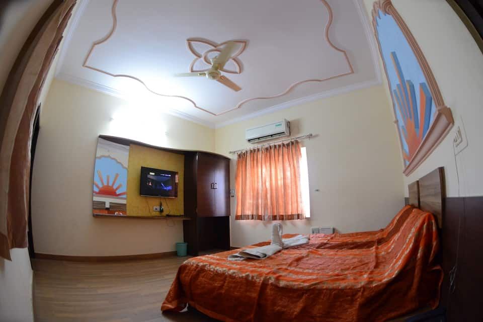 Hotel Prince Deluxe Room 7