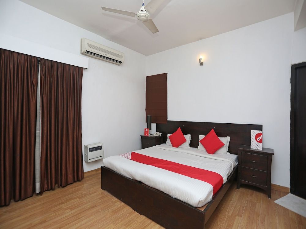 OYO 15401 Hotel Surana palace Deluxe Double or Twin Room 2