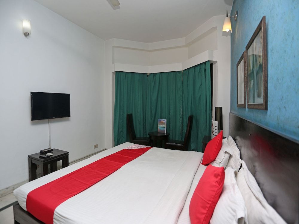 OYO 15401 Hotel Surana palace Suite, 1 King Bed 5