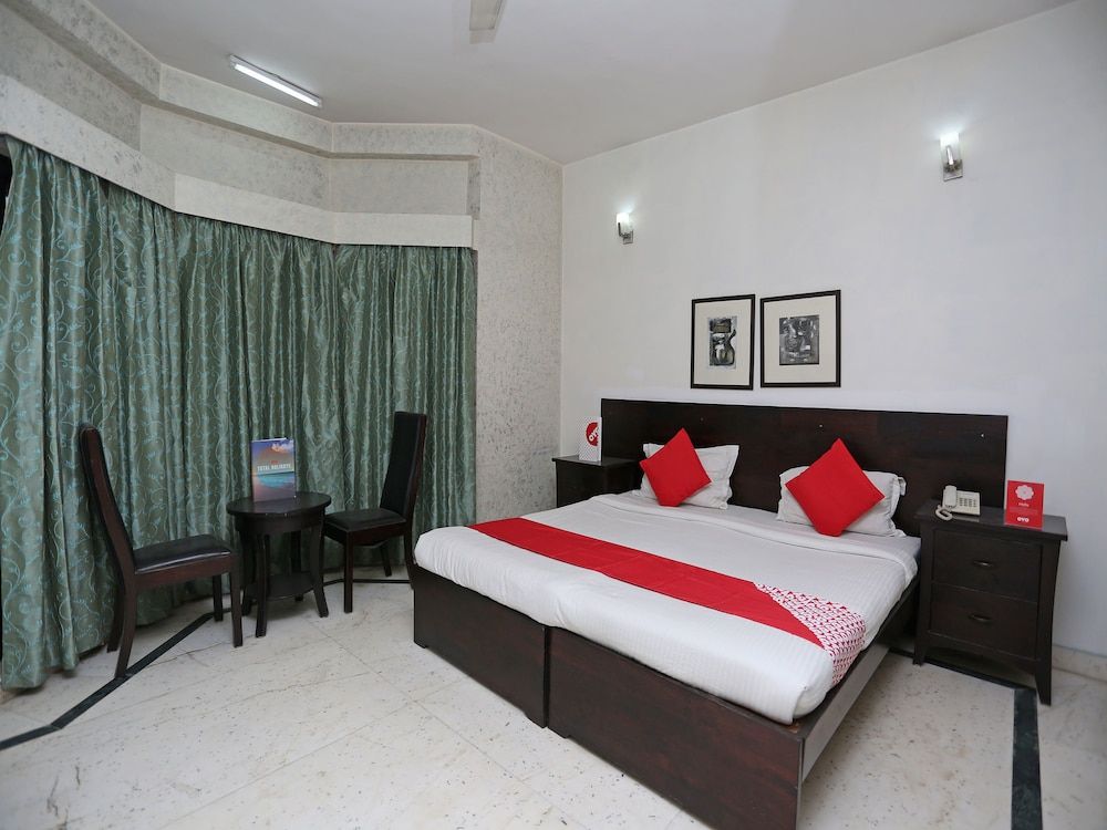 OYO 15401 Hotel Surana palace Deluxe Double or Twin Room 4