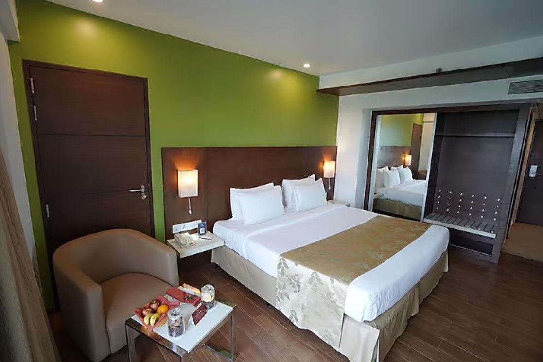 Ramee Grand Hotel and Spa Pune Executive Room 4