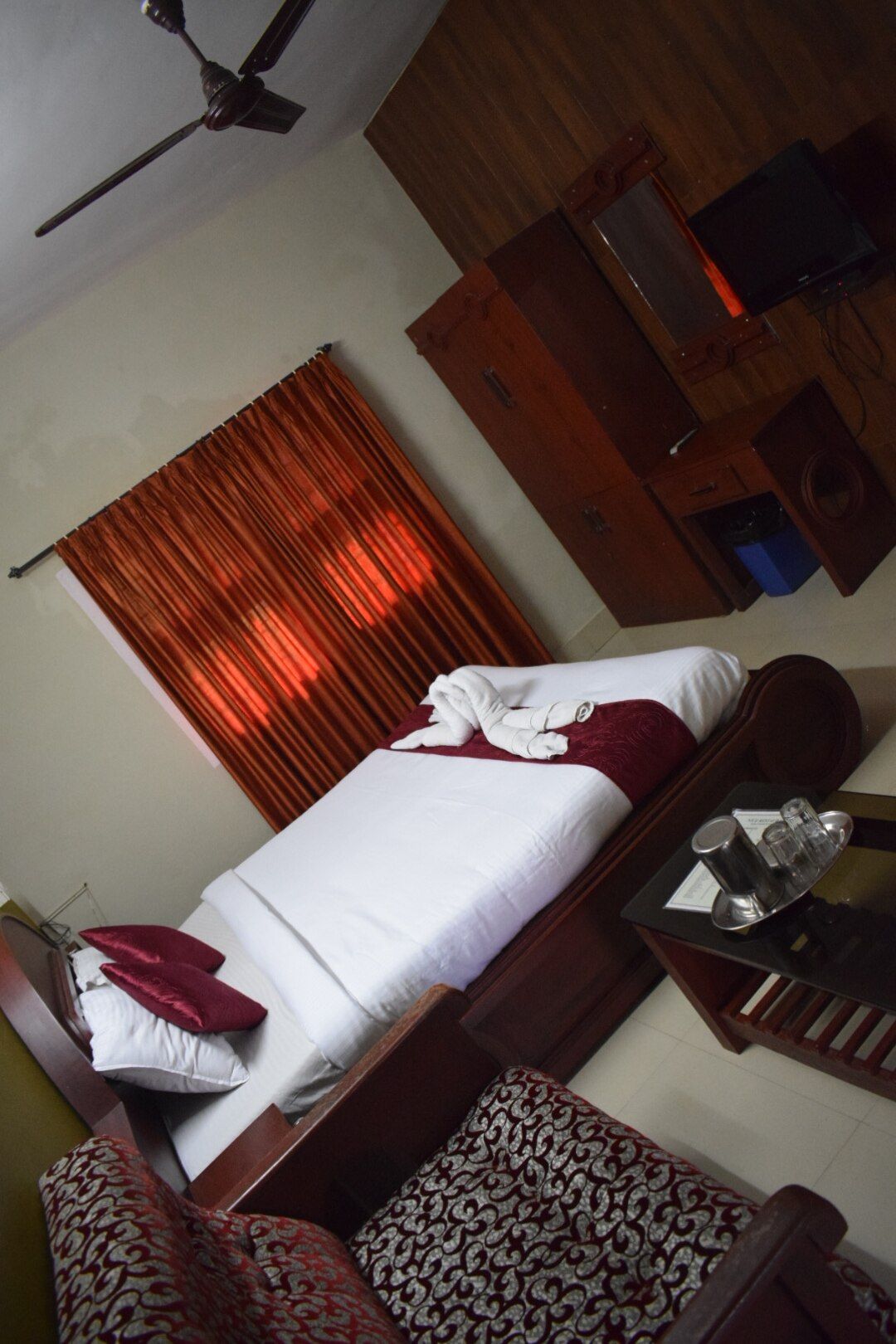 Hotel Caveri Super Deluxe Double Room 9