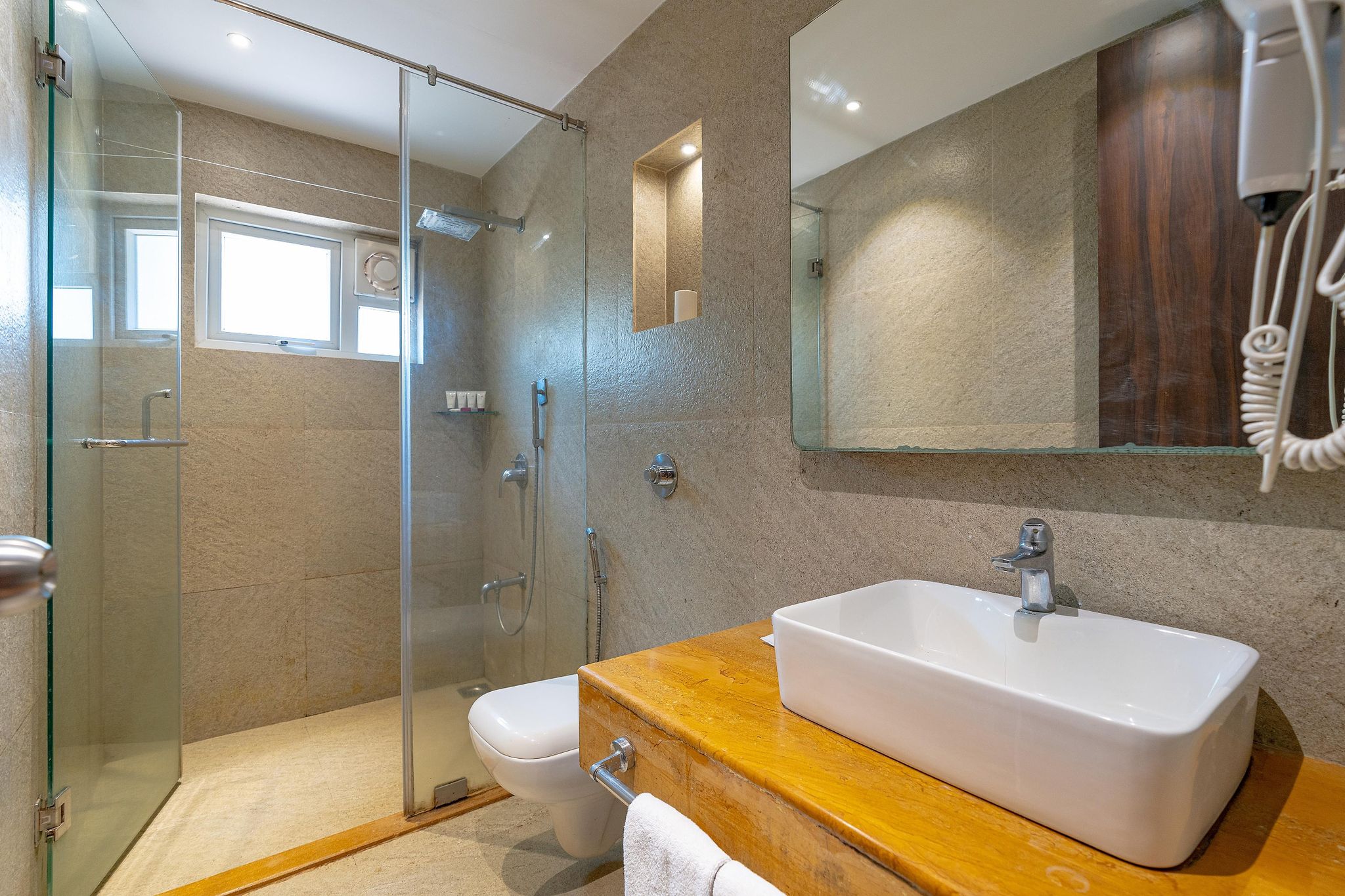 Riva Beach Resort DELUXE ROOM WITH BALCONY 5