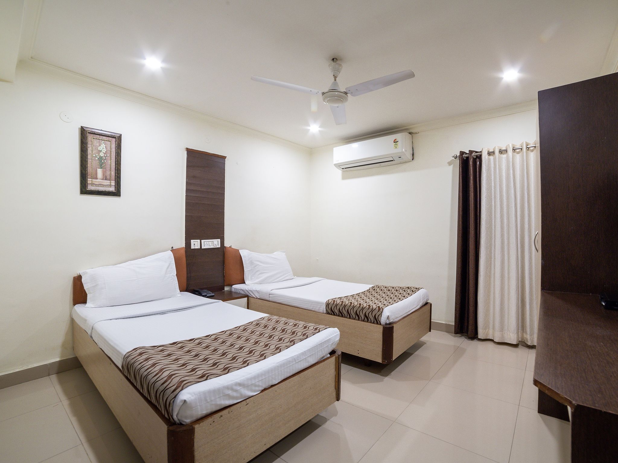 HOTEL SWAGATH RESIDENCY - KPHB Ac Executive 3