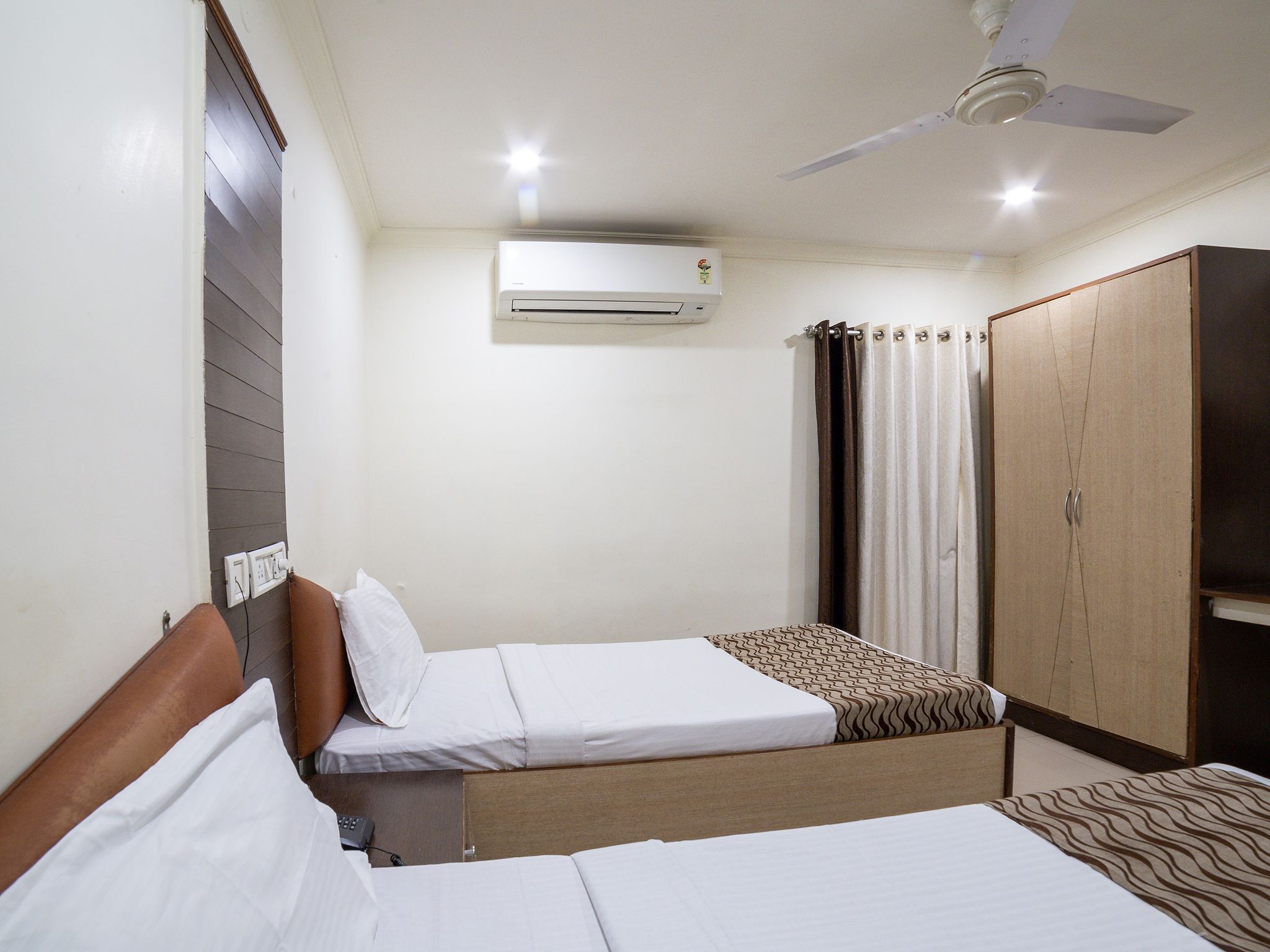 HOTEL SWAGATH RESIDENCY - KPHB Ac Executive 4