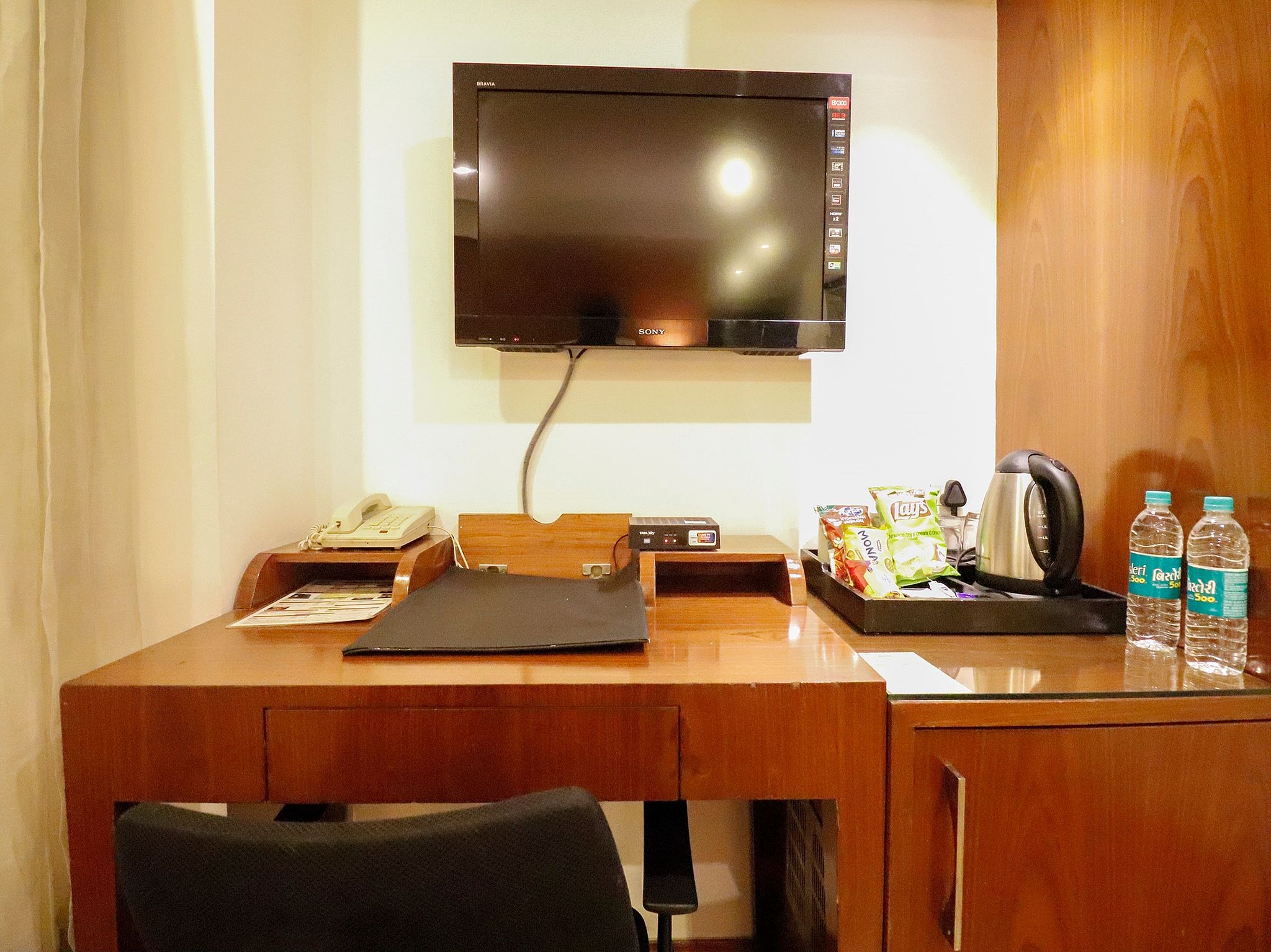 New Leaf Deluxe Room 8