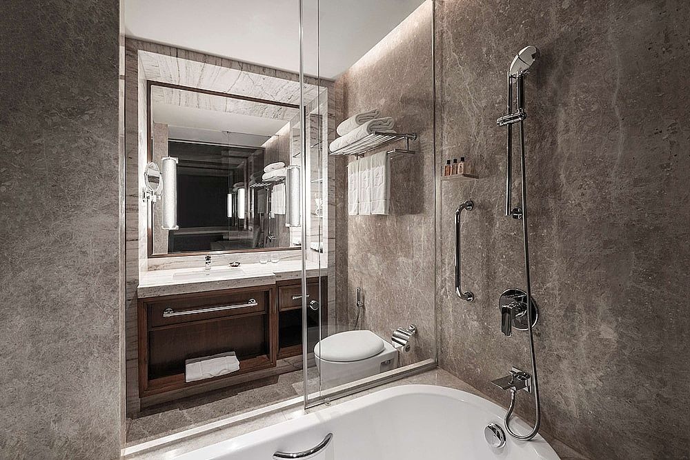 Shangri-La Eros, New Delhi Horizon, Premier Room, 1 King Bed 2