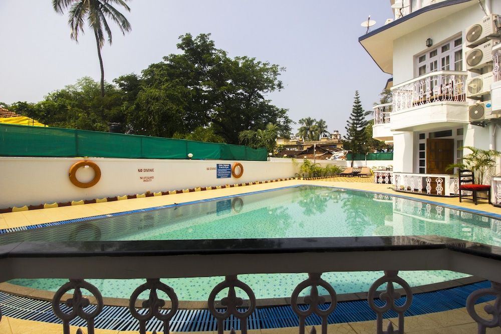 Sunset Beach Resort Deluxe Room 12