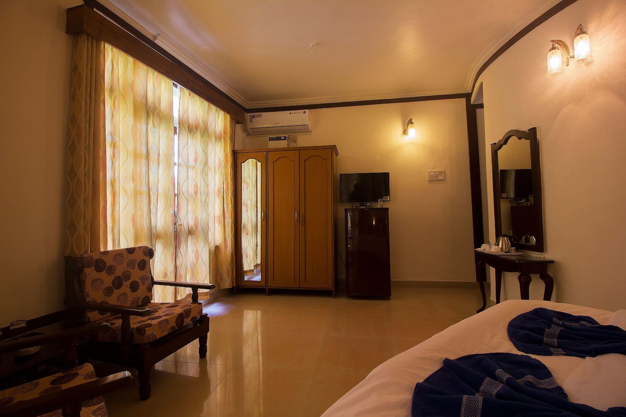 Sunset Beach Resort Deluxe Room 5