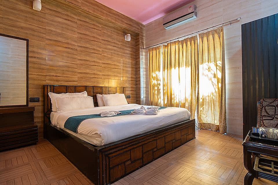 Chanakya Resort Deluxe Room 5